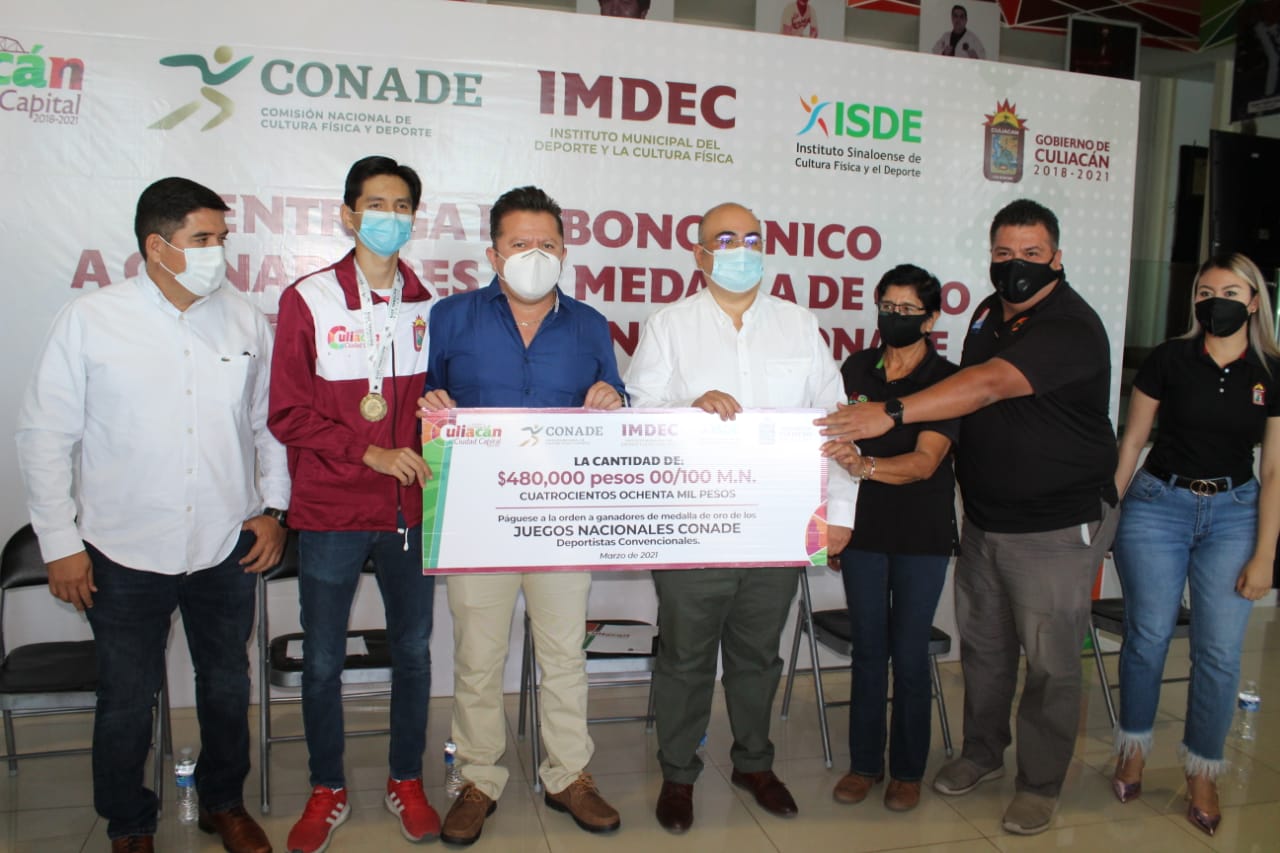 Gobierno municipal cumple con el pago de 10 mil pesos a deportistas ganadores de presea de oro en Juegos Nacionales 2019