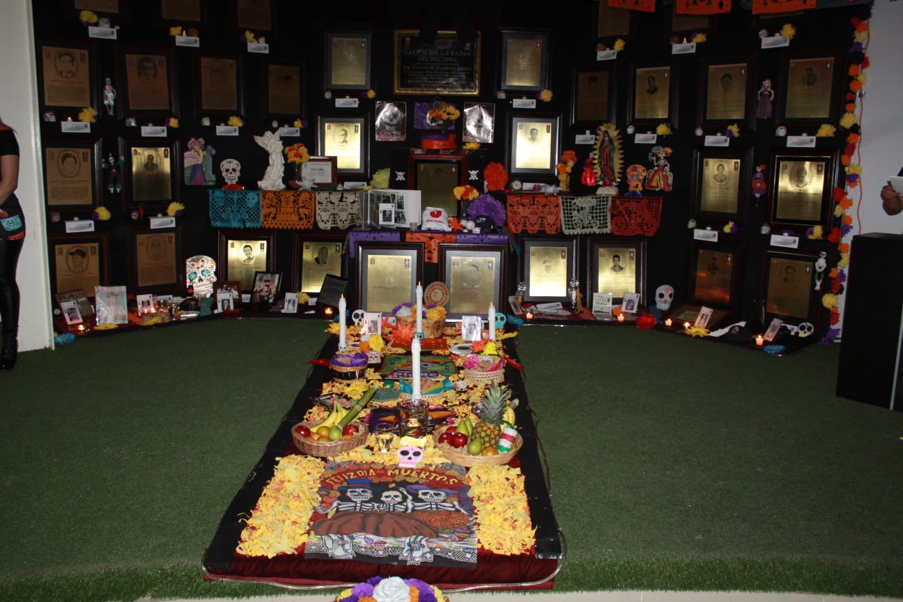 IMDEC presentó altar de muertos en honor a los inmortales del salón de la fama de Culiacán