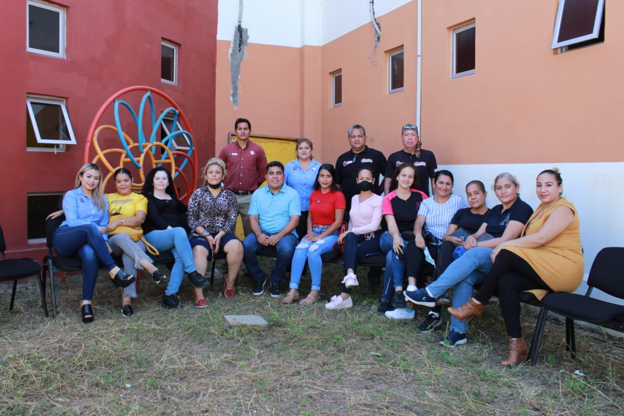 Se reúne director de IMDEC con activadoras físicas