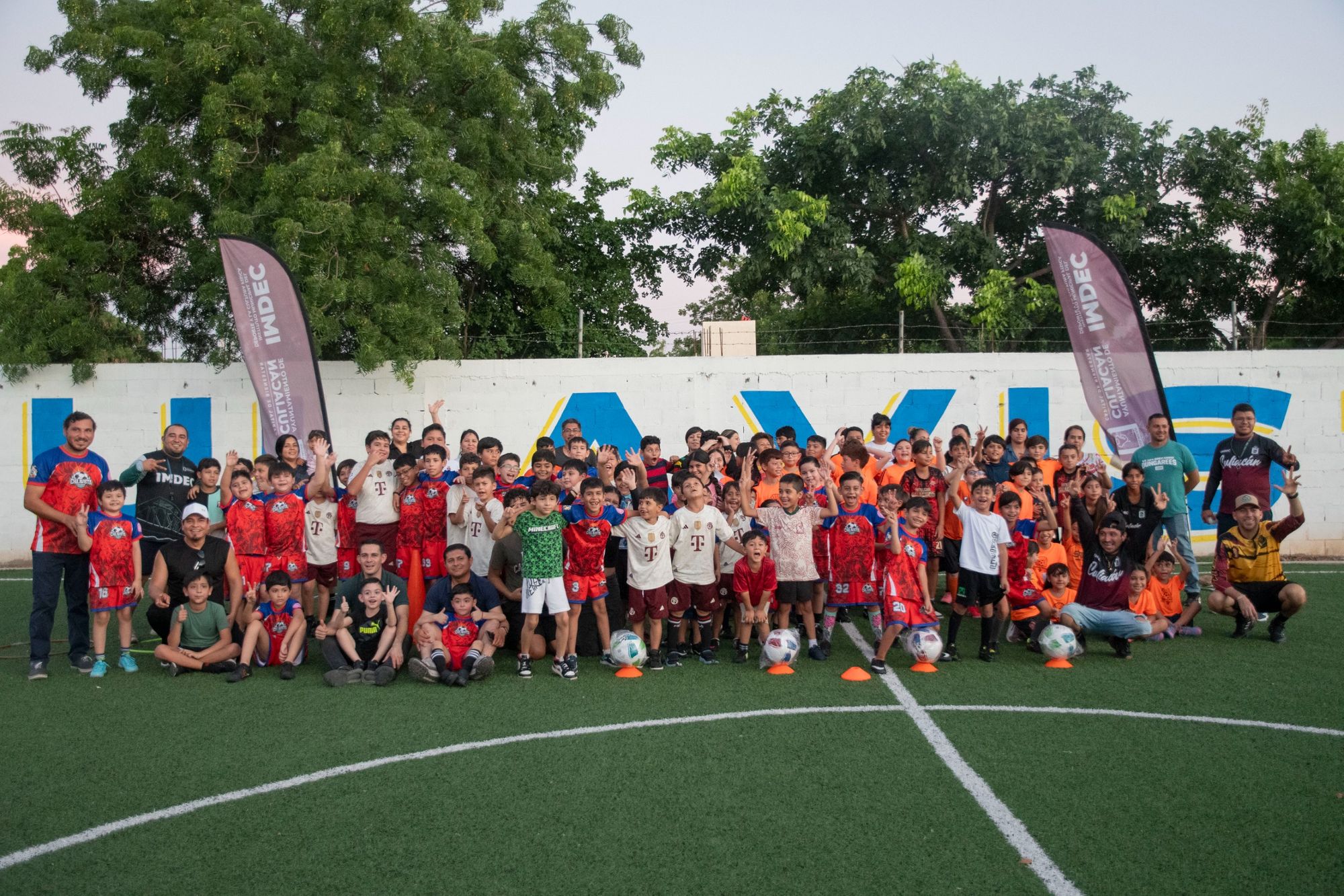 Niñas y niños disfrutan la Jornada Deportiva del IMDEC en la colonia Chulavista